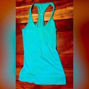 Lululemon tank
